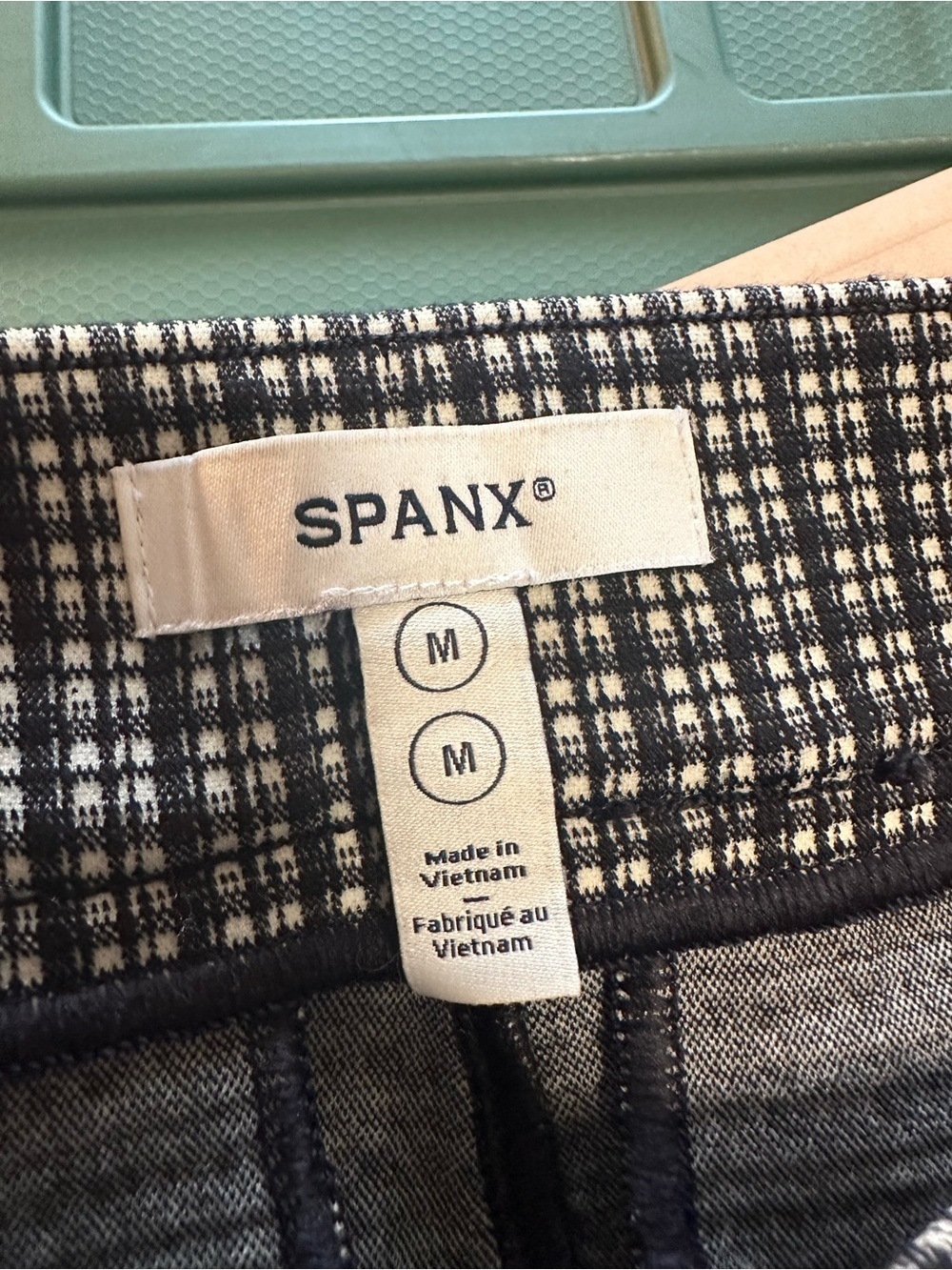 SPANX Ponte Slim Straight Jacquard Pants mini collier 21821R size medium NWOT - Picture 3 of 11